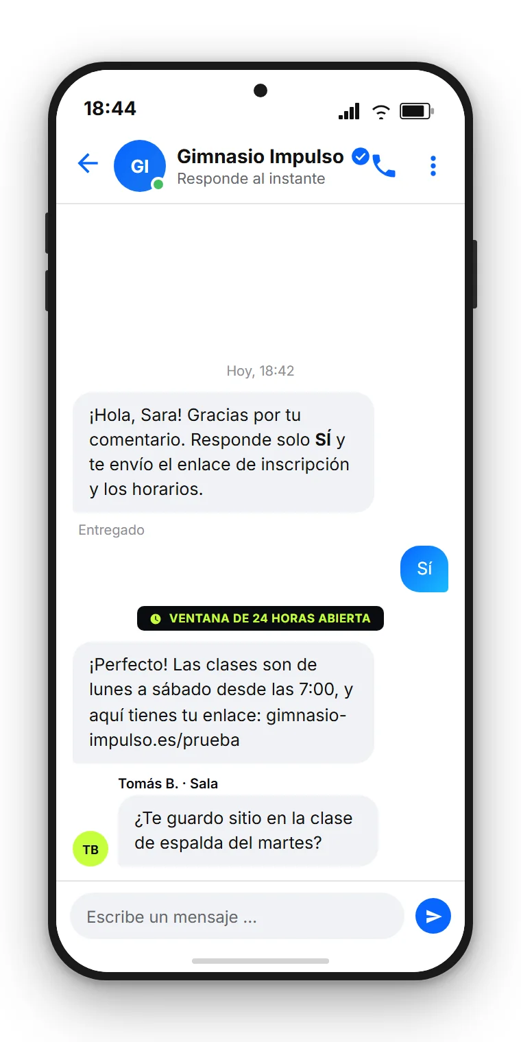 Ejemplo de SendSeven: el mensaje automático de Facebook pide una respuesta corta y después llegan el enlace y el relevo de una persona del equipo