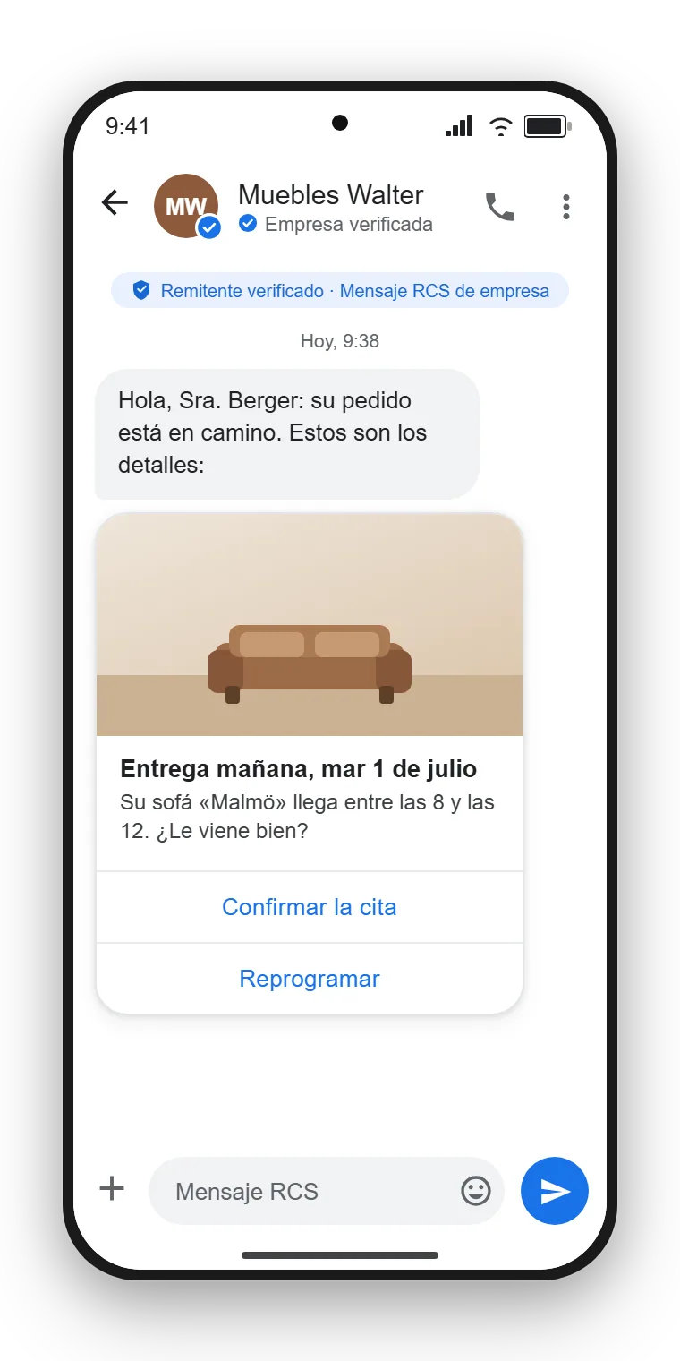 RCS Business Messaging en Google Messages: un remitente verificado con logotipo y marca de verificación envía una Rich Card con foto de producto y botones de respuesta. Representación ilustrativa, creada con SendSeven