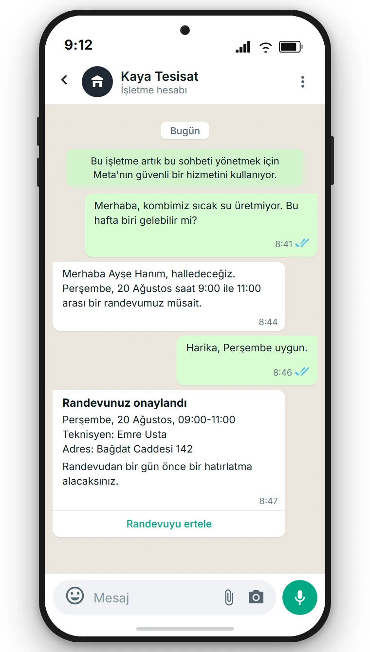 Kurgusal bir tesisat işletmesinin WhatsApp sohbeti, firma adının altında İşletme hesabı ibaresi, kombiyle ilgili bir müşteri talebi ve Randevuyu ertele düğmeli bir randevu onayı ile birlikte. SendSeven tarafından hazırlanmış örnek görsel